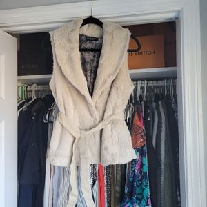 Ellen Reyes Vest. Like NEW!